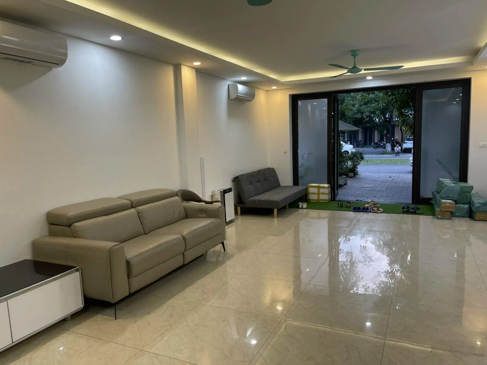 Chính chủ bán nhà phố Thảo Nguyên Ecopark giá hời nhất thị trường. Hải: 0704 725 ***