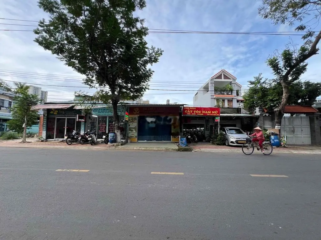 Siêu hiếm hạ 550tr bán gấp nhà ngang 8m mặt tiền Nguyễn Du số 1 Dĩ An