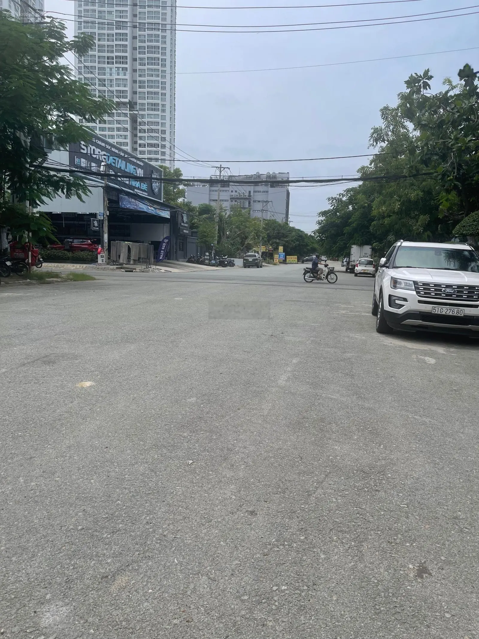 Cần bán gấp lô đất biệt thự khu B Làng Đại Học DT 300m2 sổ hồng riêng xây dựng tự do giá 63tr/m2