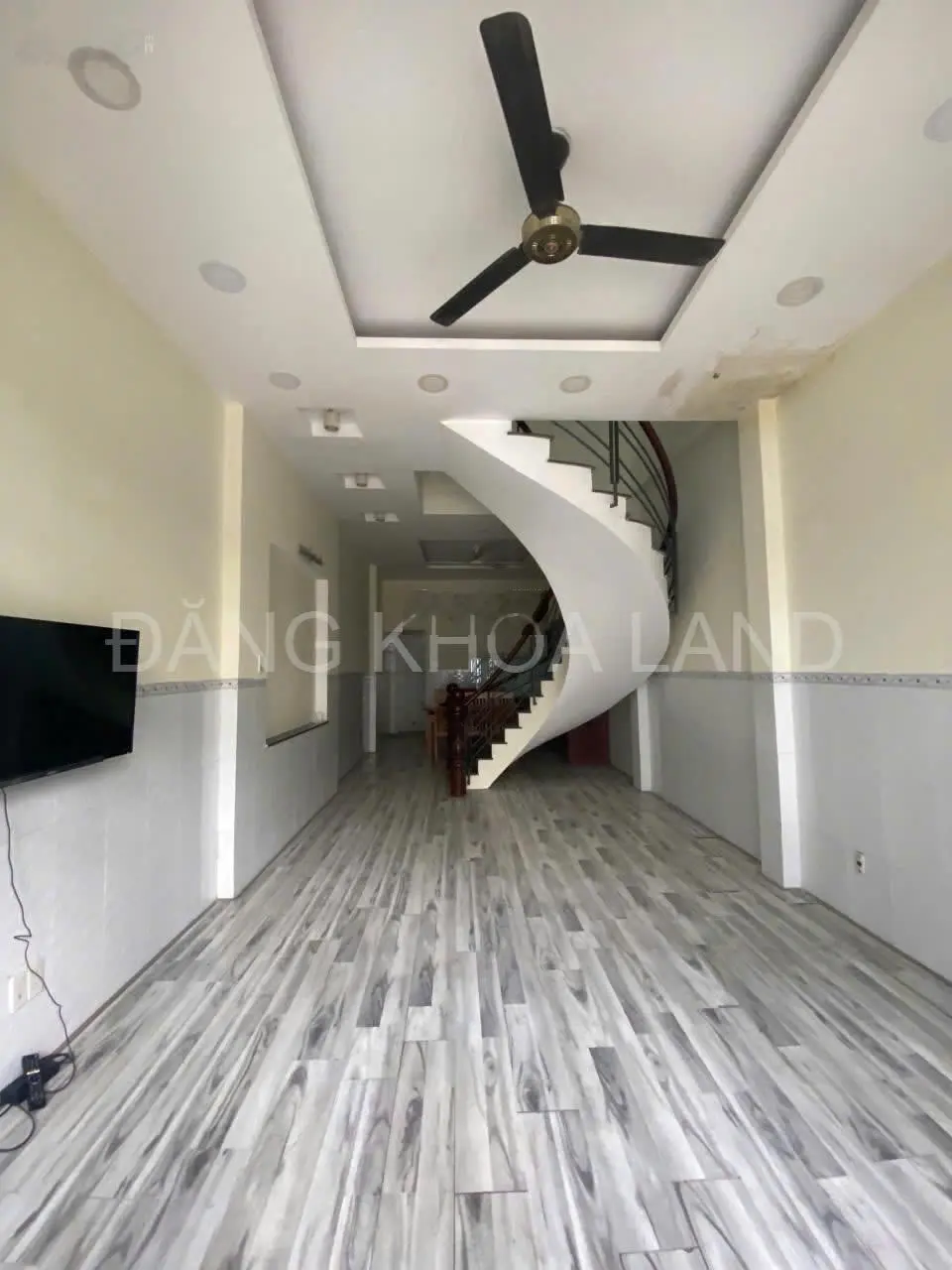 Hàng Hiếm- nhà hướng Đông Nam gần Đại Học ngân hàng, hẻm xe hơi giá chỉ 6ty5