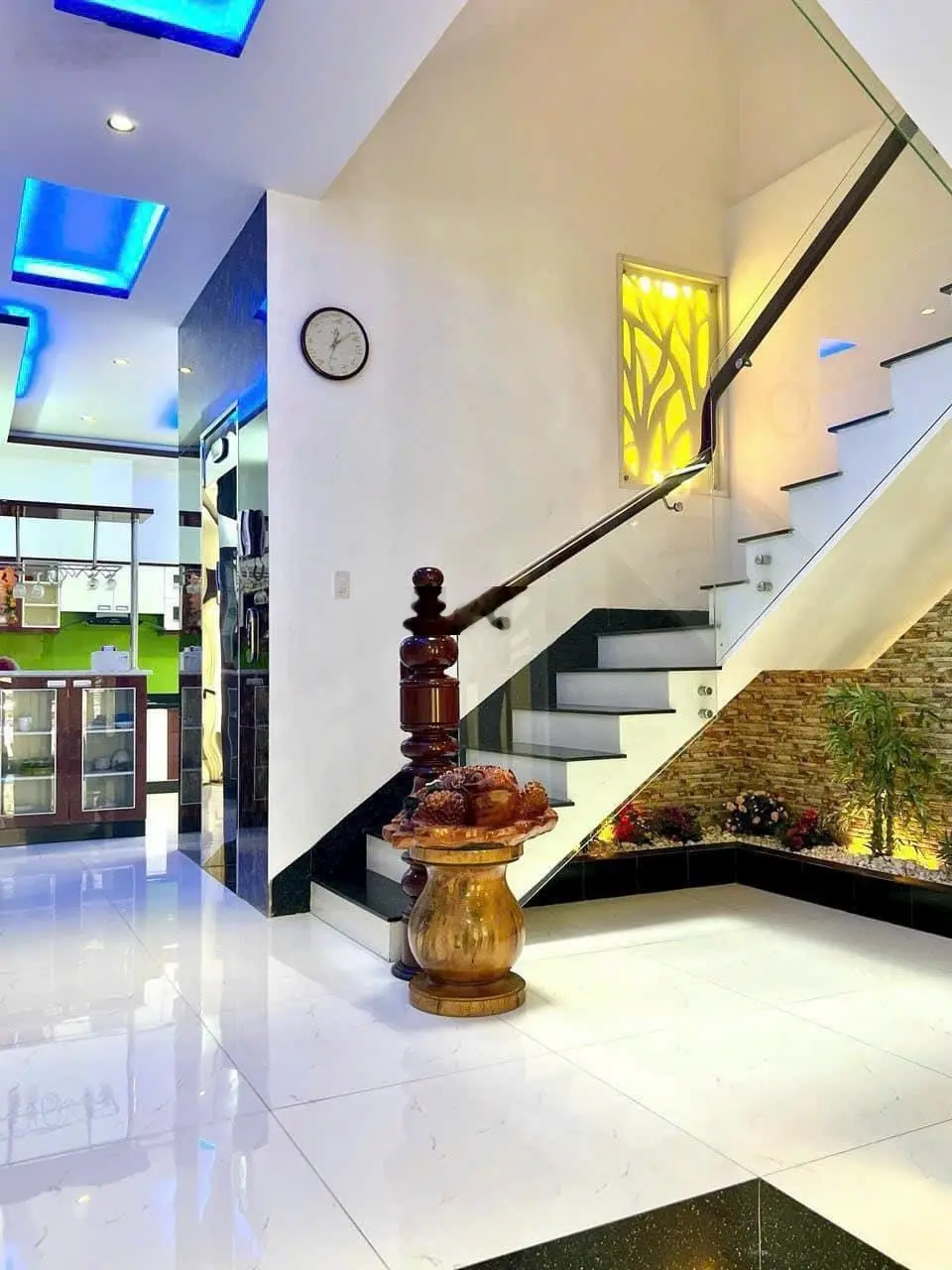 Bán nhà phố mặt tiền Nguyễn Thị Minh Khai, Thành phố Nha Trang