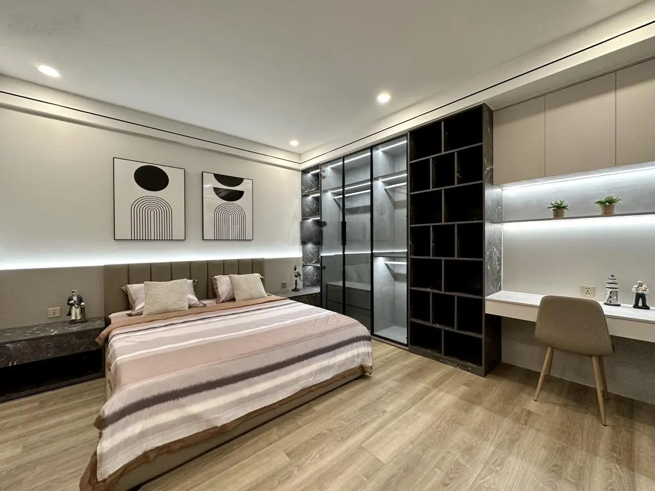 Căn hộ quá đẹp cần bán tại Phú Mỹ Hưng, nhà mới 100%, view sông trực diện, DT 130m2, 3PN, 2WC