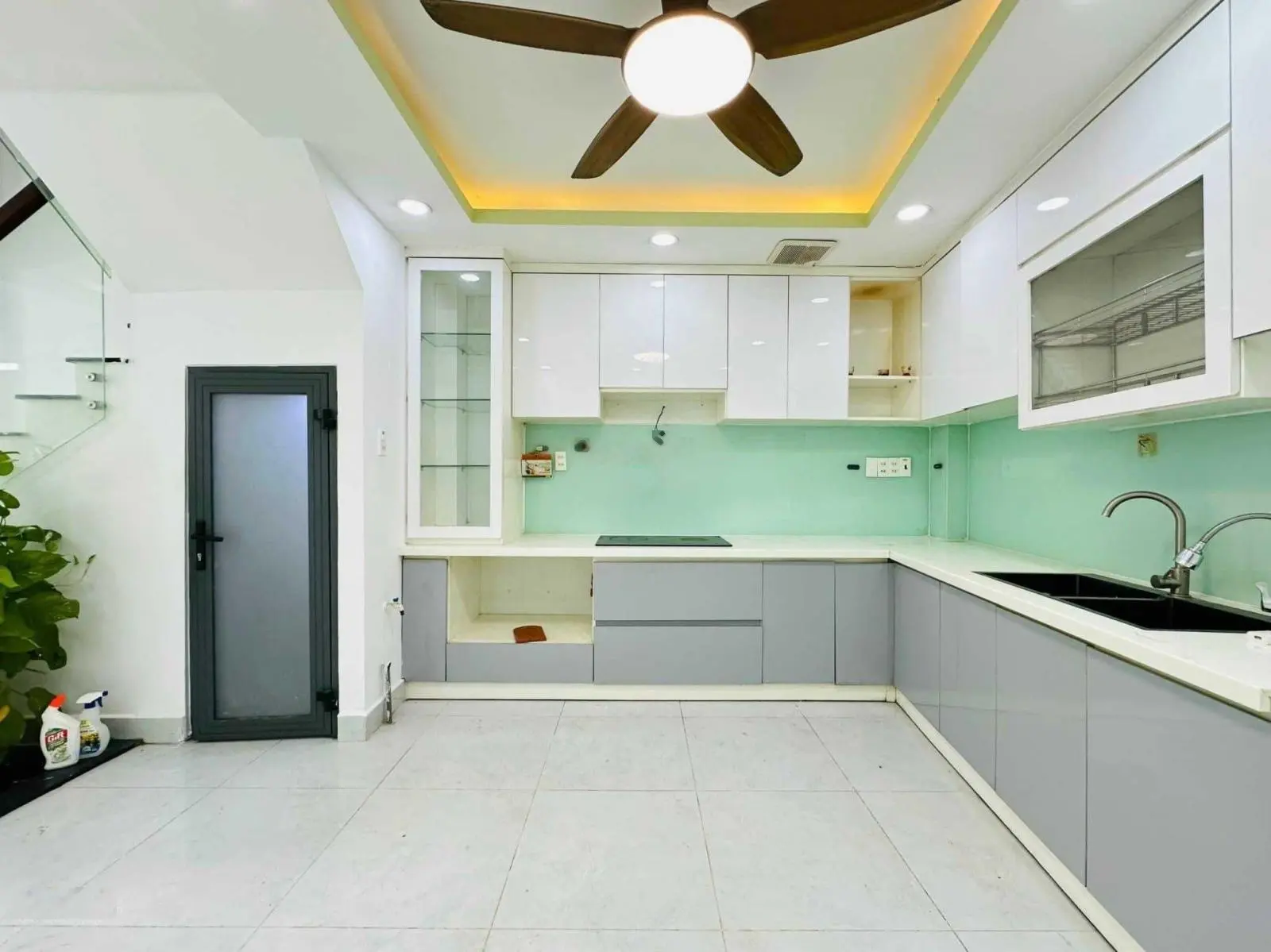 Bán Nhà Trung Tâm Quân 11 Đường Hàn Hải Nguyên, Phường 2, DT: 35,8m2.