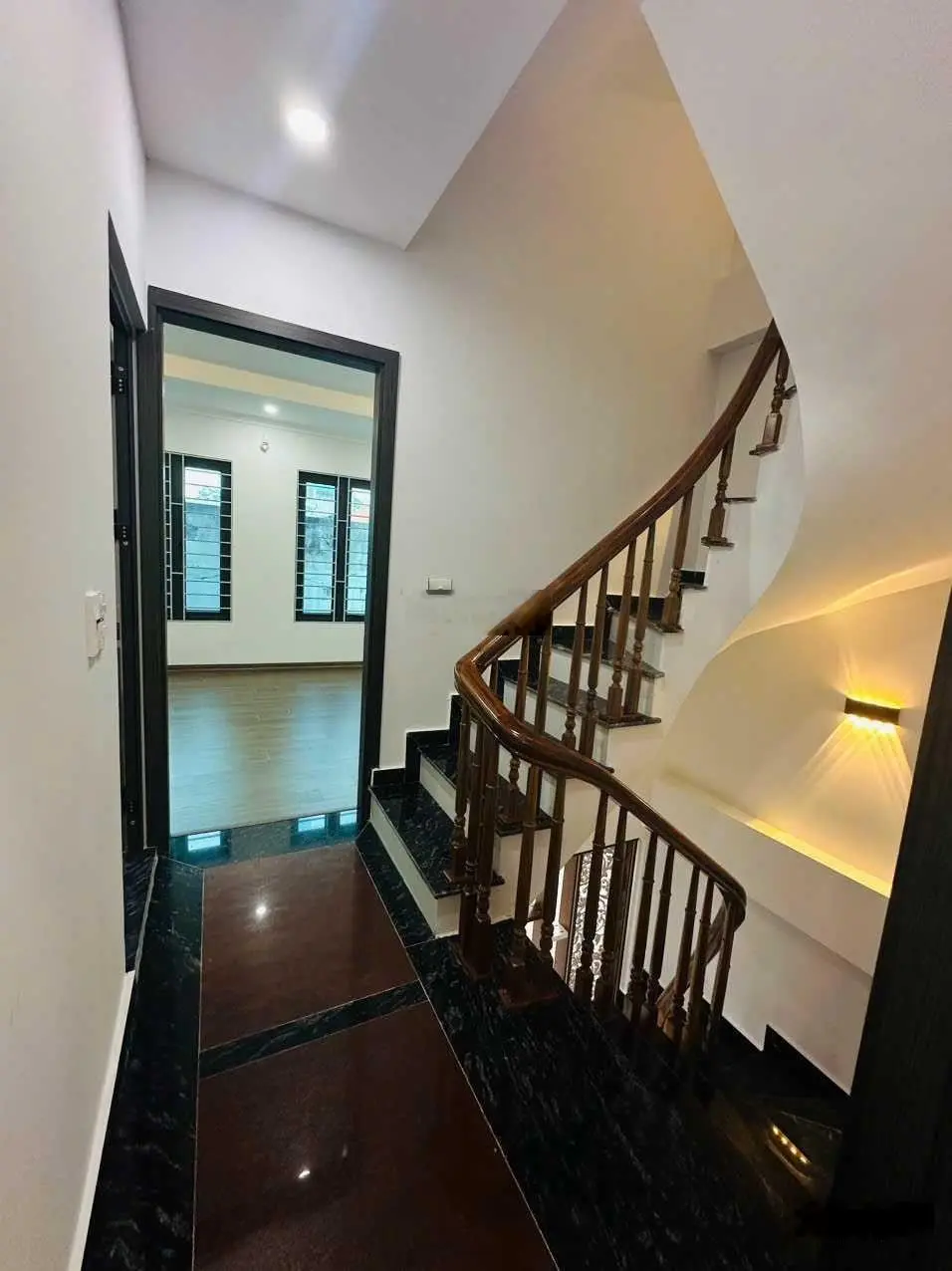 Bán nhà Quỳnh Đô, Vĩnh Quỳnh, Thanh Trì, vị trí trung tâm ngay chợ quỳnh đô, DT 40m, MT 4.8m 4 tầng