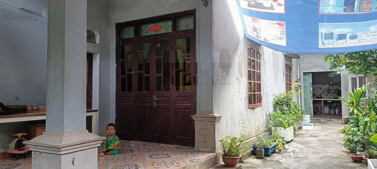 Chuyển nhượng 235m2 đất thổ cư, sẵn nhà, đường lớn tại thị trấn Lương Sơn, Hòa Bình. Giá đầu tư