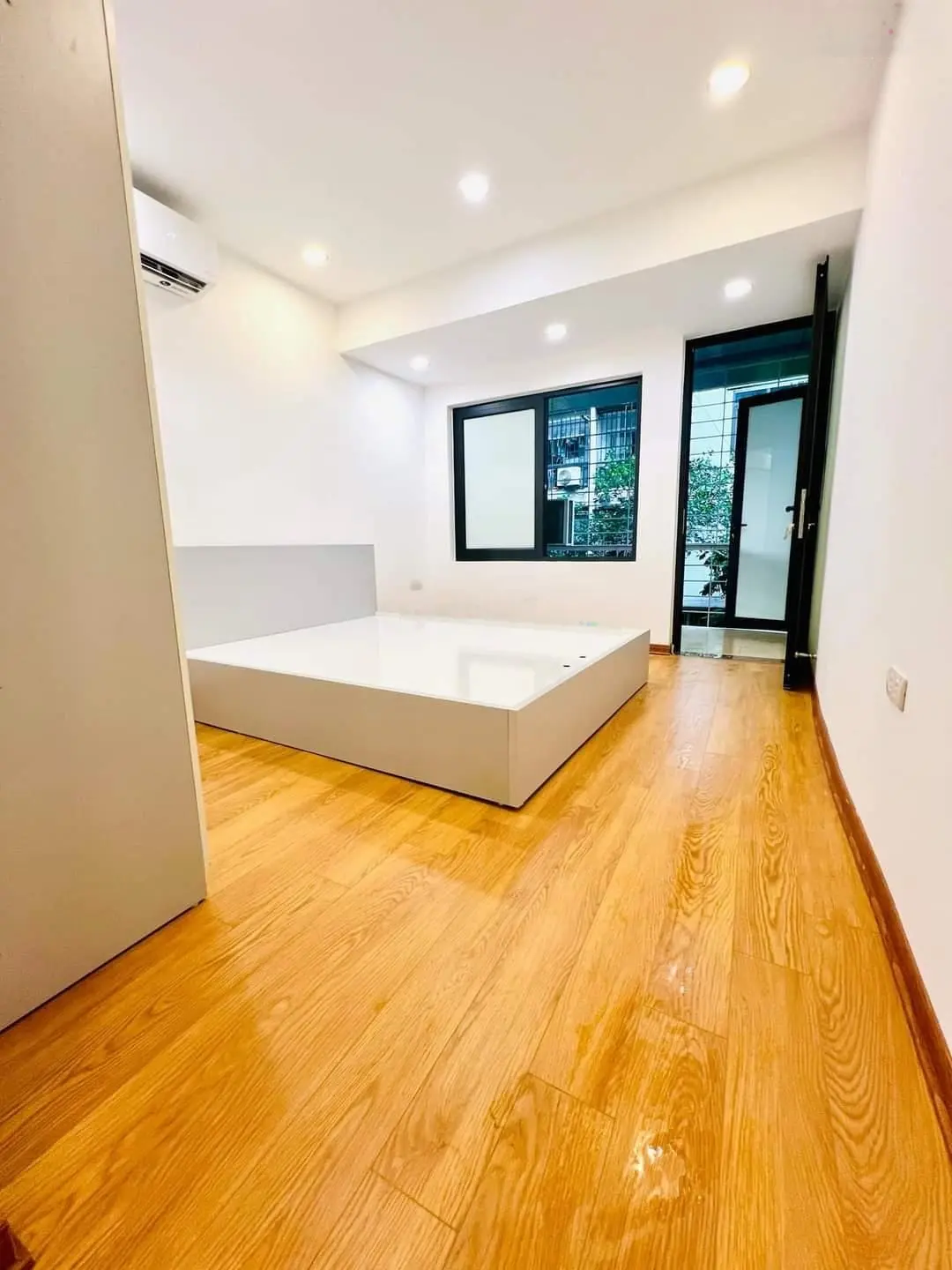 Bán nhà tập thể Chùa Bộc, Đống Đa, lô góc 90m2 (sổ 39m2), 3 ngủ, 3 thoáng, nhỉnh 4 tỷ