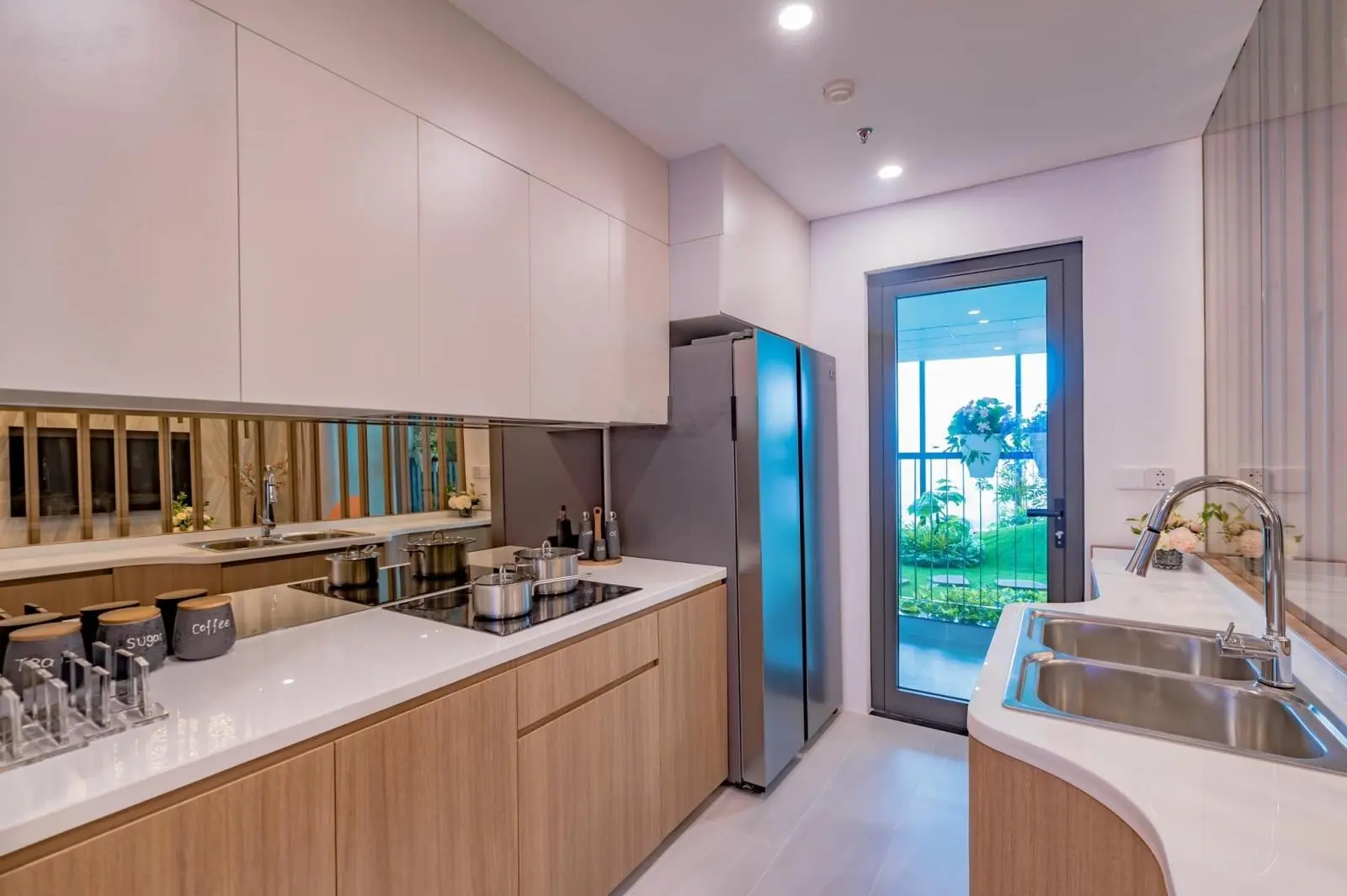 Em Còn Duy Nhất 1 Ngoại Giao Suất Studio Giá tròn 3 tỷ Tầng PHÁT LỘC (The Ninety Complex - 90 Láng)