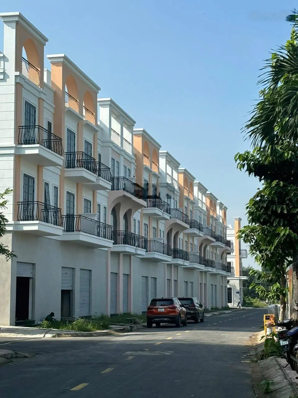Hàng hiếm tại đường nguyễn trung trực - bán nhà mặt phố giá 2,8 tỷ , có sổ sang tên ngay.