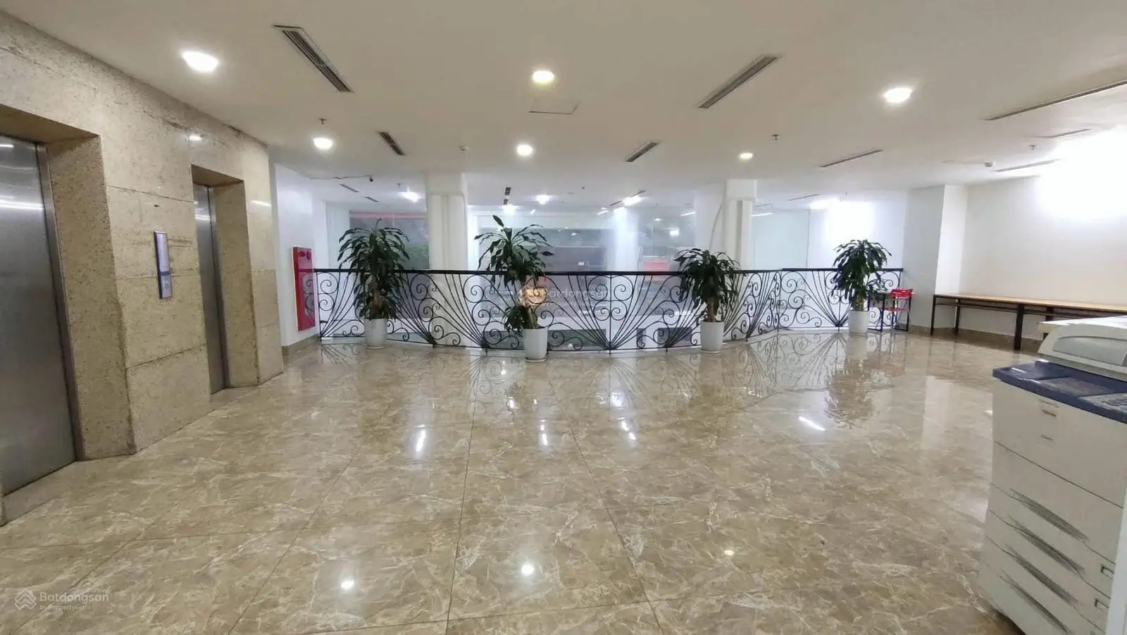 Bán gấp tòa nhà vp mặt phố yên lãng. 430m2 - 10 tầng, 2 thang máy, mt 13m. thông sàn.