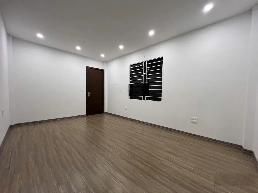Nhà Phố Trạm ngõ nông 15m ra đường 2 ô tô tránh, sân để xe riêng DT 86 m2 x 4 tầng, 8,6 tỷ