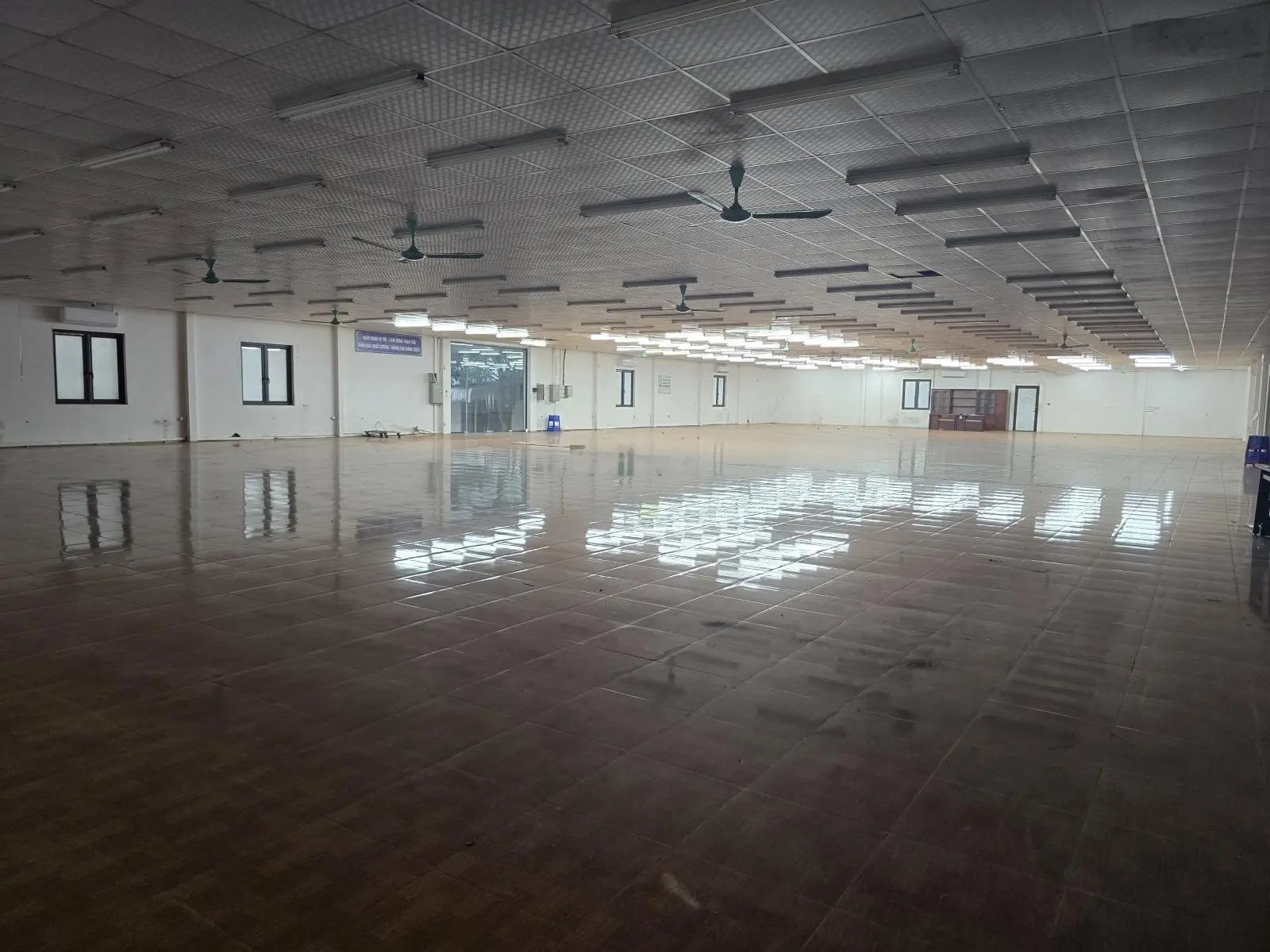 Bán nhà xưởng cty 1 cái đang hoạt động 1 cái đóng cửa do ko có nhu cầu hoạt động
