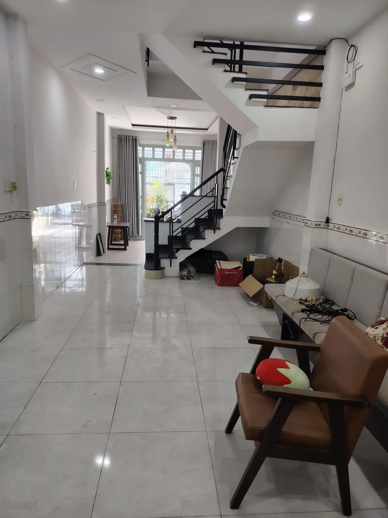Bán gấp nhà 2 tầng kiên cố DT đất gần 120m2 full thổ cư, nở hậu tài lộc. Chỉ nhỉnh hơn 4tỷ