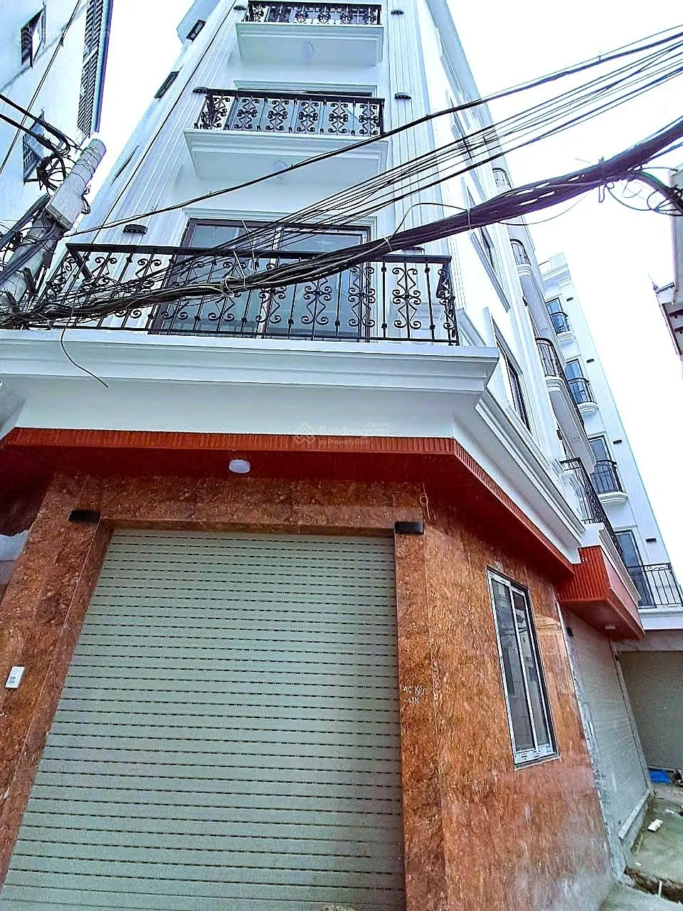 8,35 tỷ - 31m2 - 6 tầng thang máy - ngõ to đùng - full nội thất - 15m ô tô - Định Công - Hoàng Mai