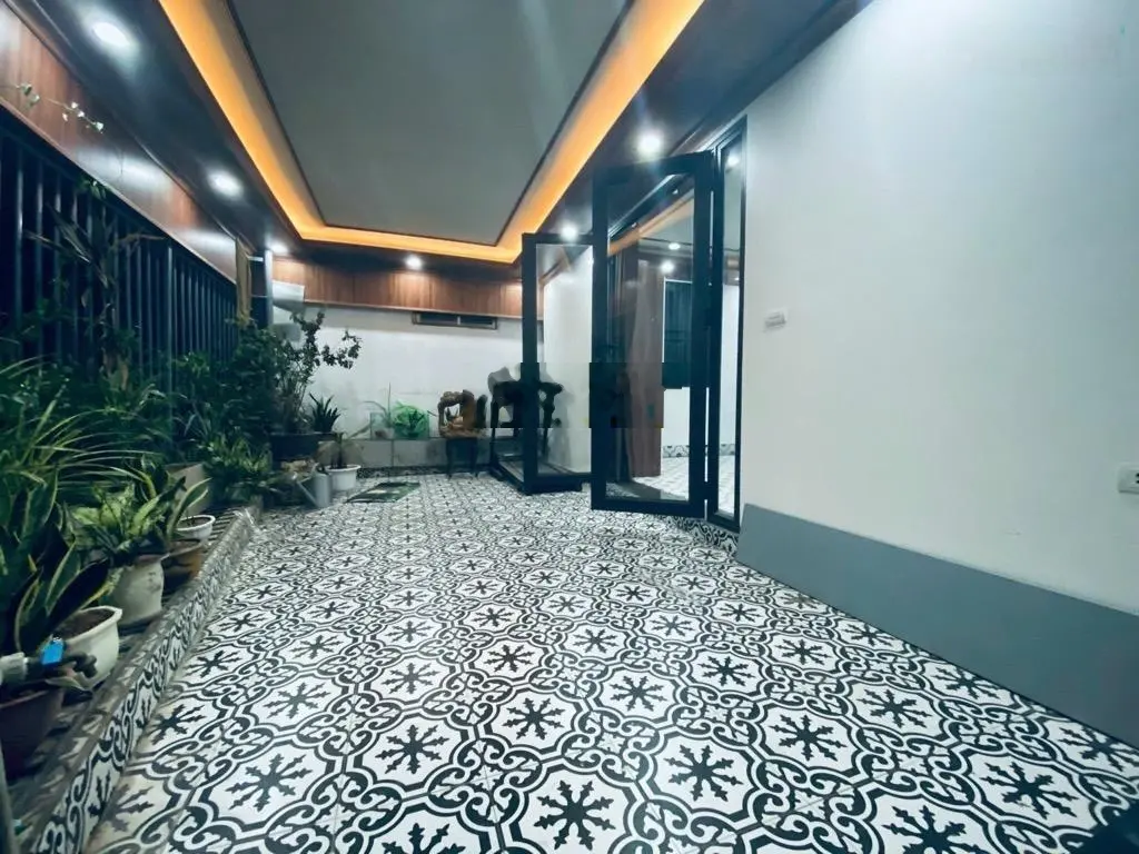 Nhà đẹp đống đa-ba mặt thoáng-ngõ rộng thênh thang-ba bước ra phố-mặt tiền khủng-57m2
