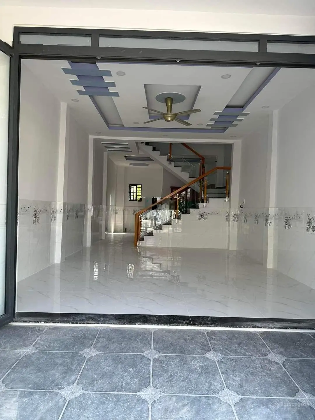 Nhà lầu trệt MT Nguyễn Đức Thiệu, P. Dĩ An kinh doanh mua bán tốt