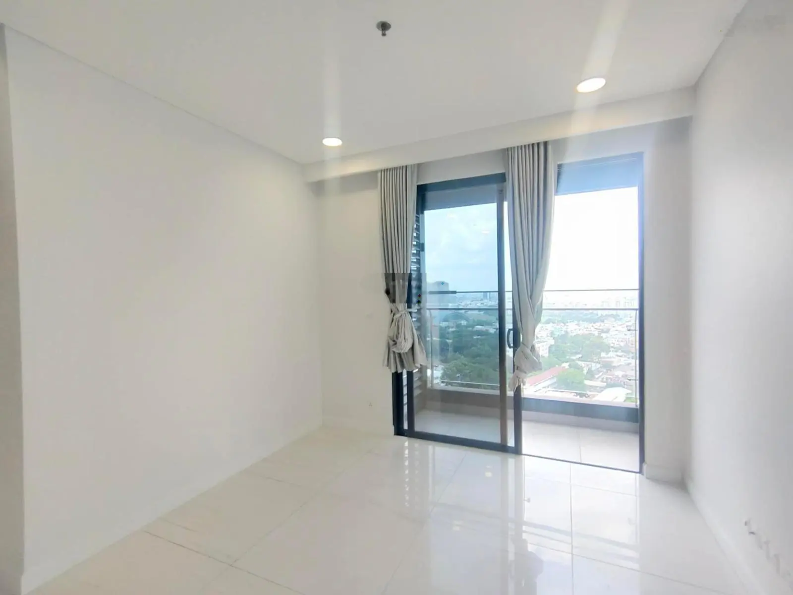 Cần bán gấp chung cư cao cấp quận 10 ngay Thành Thái 3 tháng 2, 78m2/2PN/2WC nội thất giá 4tỷ830