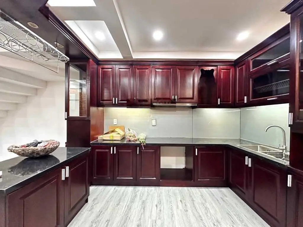 Q.PN. Siêu phẩm mặt tiền KD Huỳnh Văn Bánh, 4 tầng, khu VIP kinh doanh sầm uất