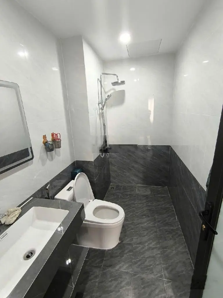 Long biên -nhà mới đẹp - tặng full nội thất - nở hậu chuẩn phong thủy - vị trí vip - an sinh đỉnh