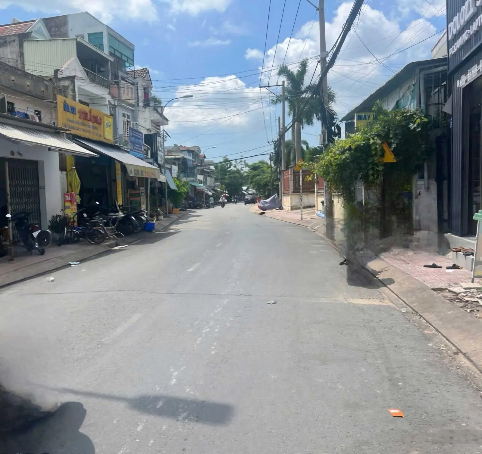 Bán lô đất sạch nở hậu mặt tiền đường 22, Dt 108m2, giá 11tỷ. Lh xem đất: 0974 287 *** ( em Yến)