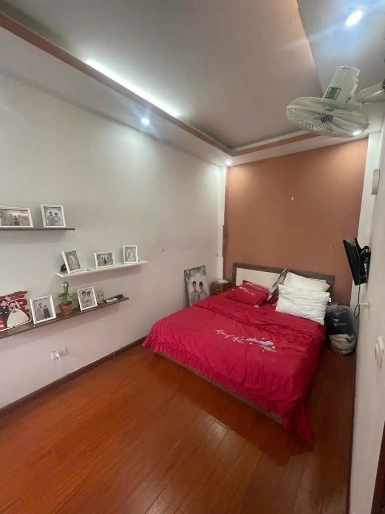 Nhà đẹp TT Hoàn Kiếm - 4 ngủ - full nội thất - sổ nở hậu - gần ô tô giá chỉ 6.35 tỷ