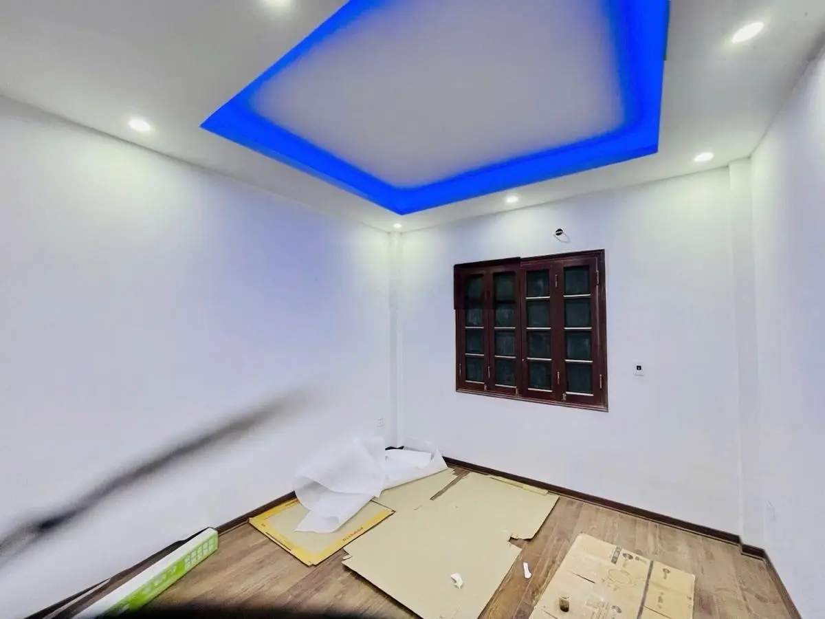 Bán gấp nhà Nguyễn Khánh Toàn 49m2 x 4 tầng dân xây chắc chắn mới tinh ở cực sướng