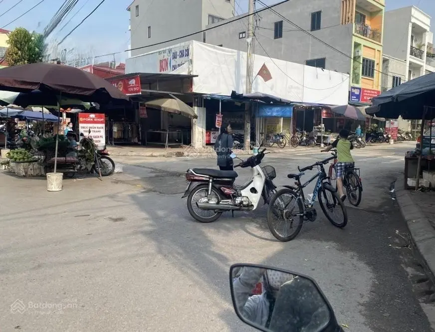 Bán nhà mặt phố lô góc 3 mặt tiền, giá siêu hời tại Thị trấn Đông Anh, 4,8 tỷ, 40 m2