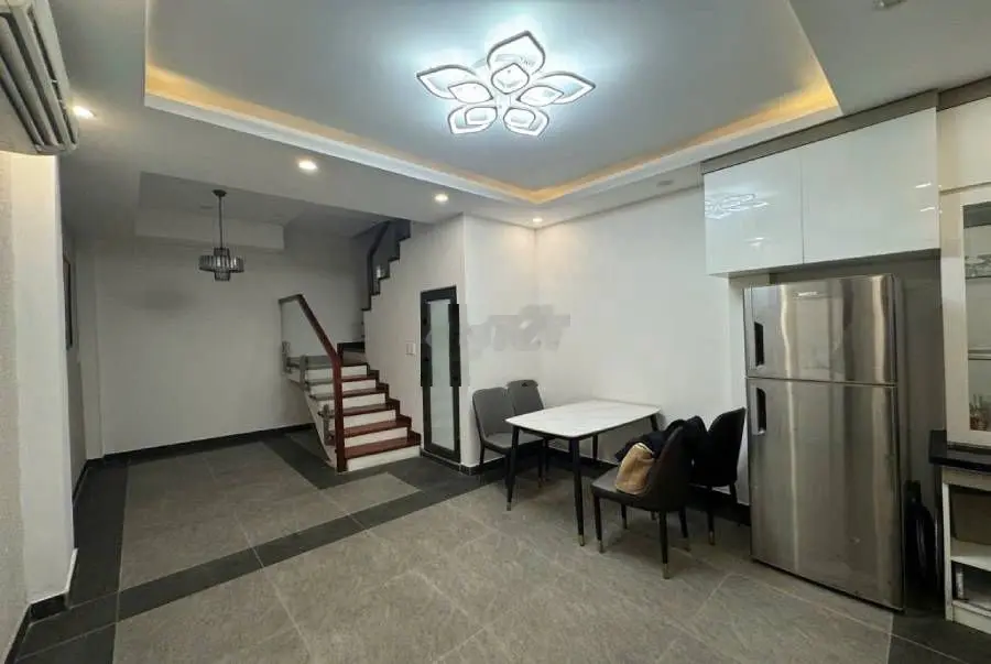 Hoa lâm 44 m2 x 4,65 tỷ - ngõ cực nông