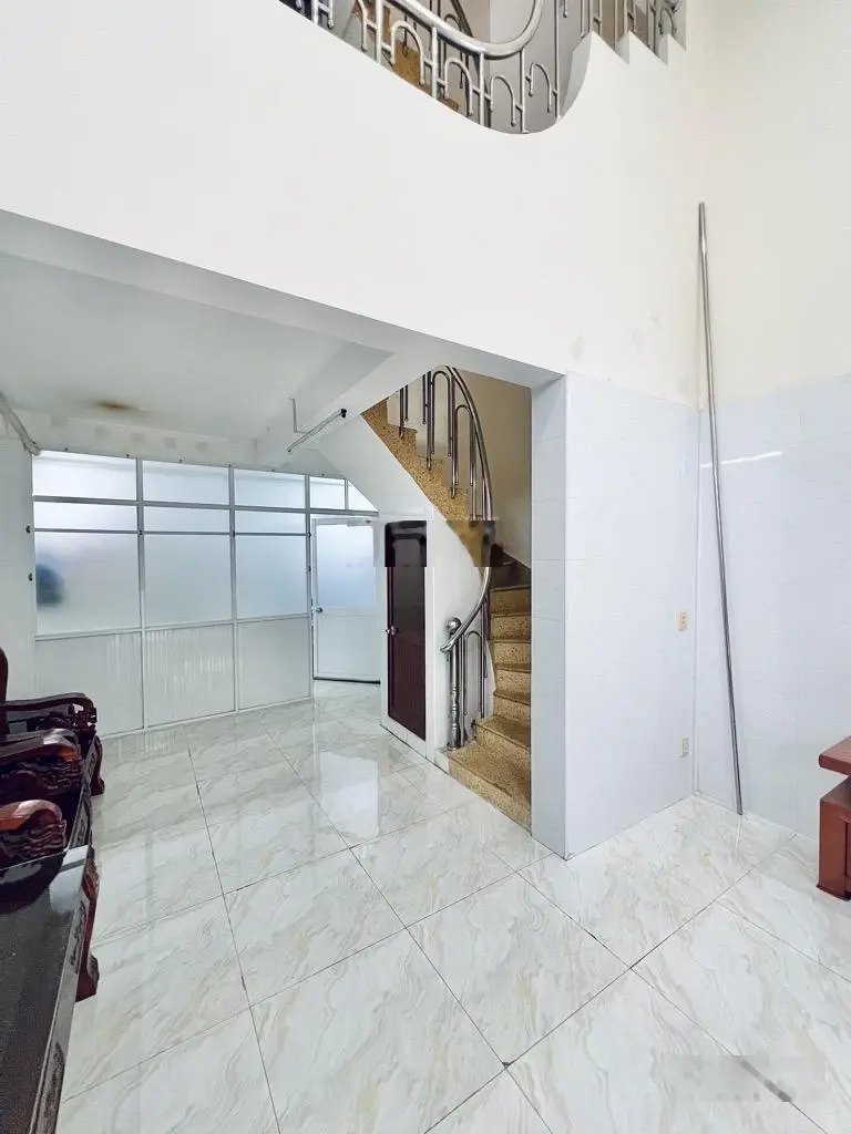 Nhà 6 tầng BTCT, Lạc Long Quân, phường 8, Tân Bình 45 m2, 7 PN 4,2m X 11m chỉ có 6,95 tỷ .