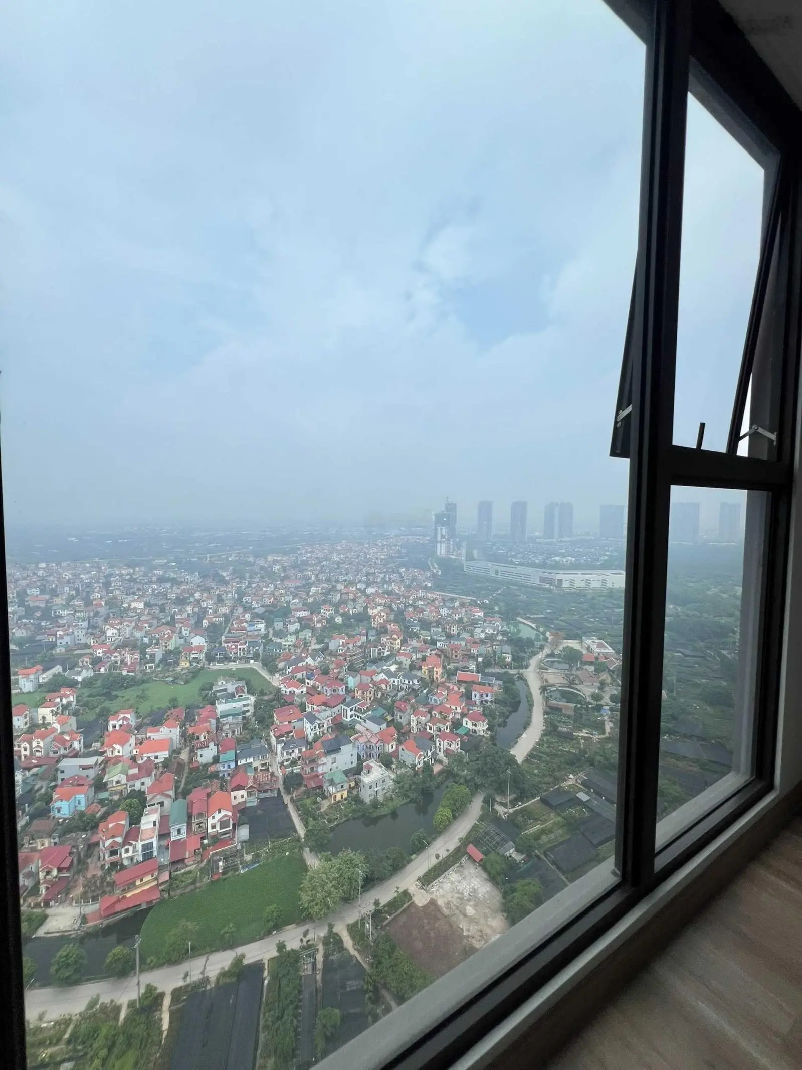 Bán căn 12 R1 tầng 34 chính chủ thu nét 4,9 tỷ view thoáng đẹp nhất 3 tòa R