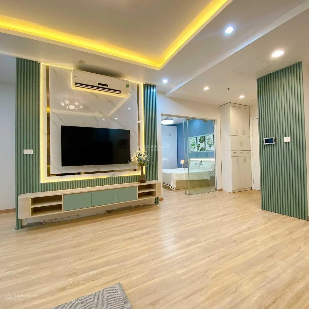 Giá rẻ bán căn 2 ngủ tòa T8 Times City Hai Bà Trưng, giá 6.1 tỷ thu về. LH 0979 702 ***
