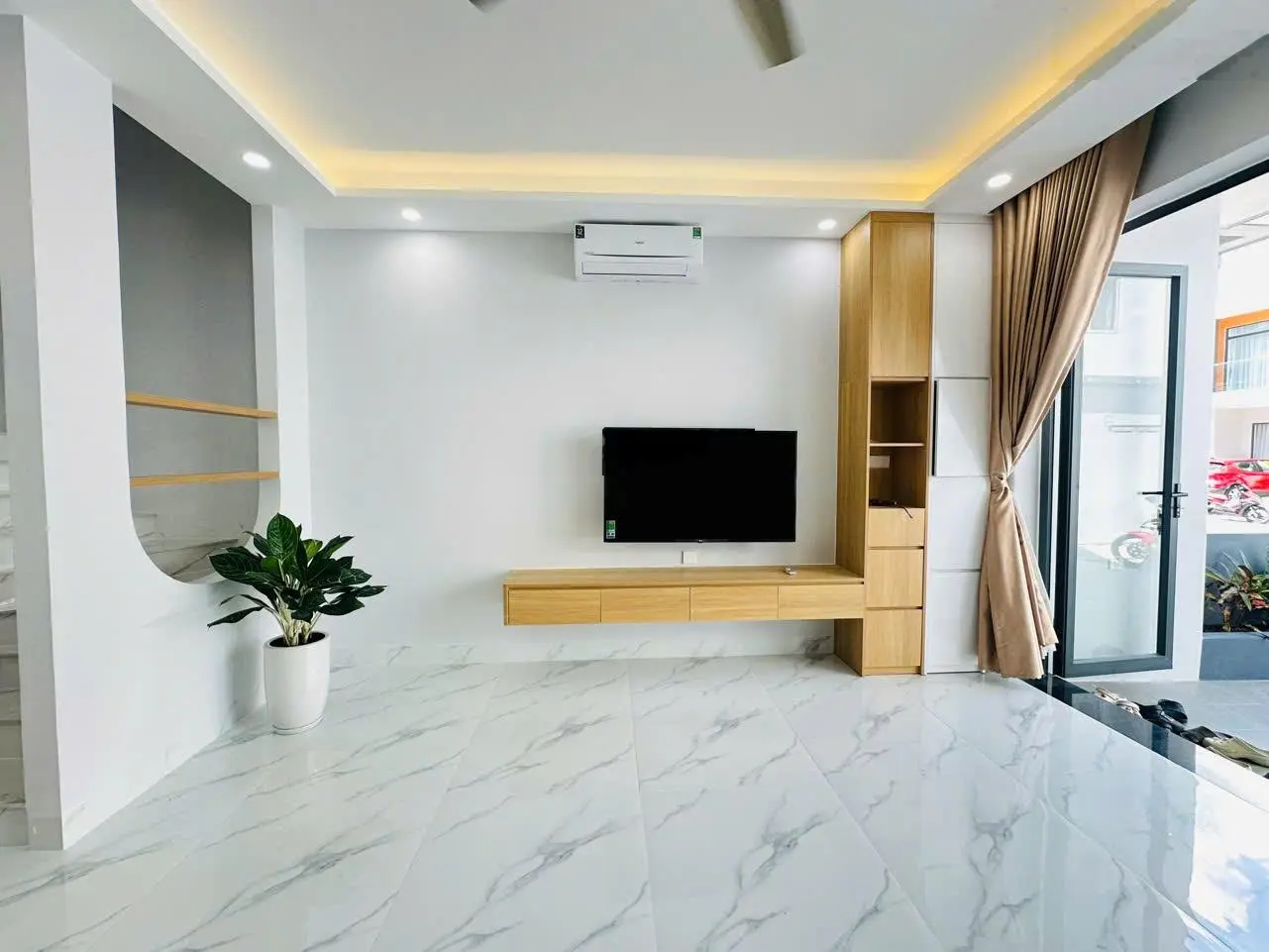 Nhà đẹp tại KDT Mỹ Gia Capella Nha Trang gần hồ bơi và có dòng tiền cho thuê sẵn