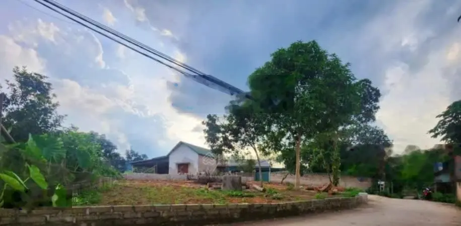 Bán đất TT Mẹt Hữu Lũng, Lạng Sơn 355m2, giá: 3.55 tỷ, mt: 18m, đường bê tông 4m, sẵn thổ cư