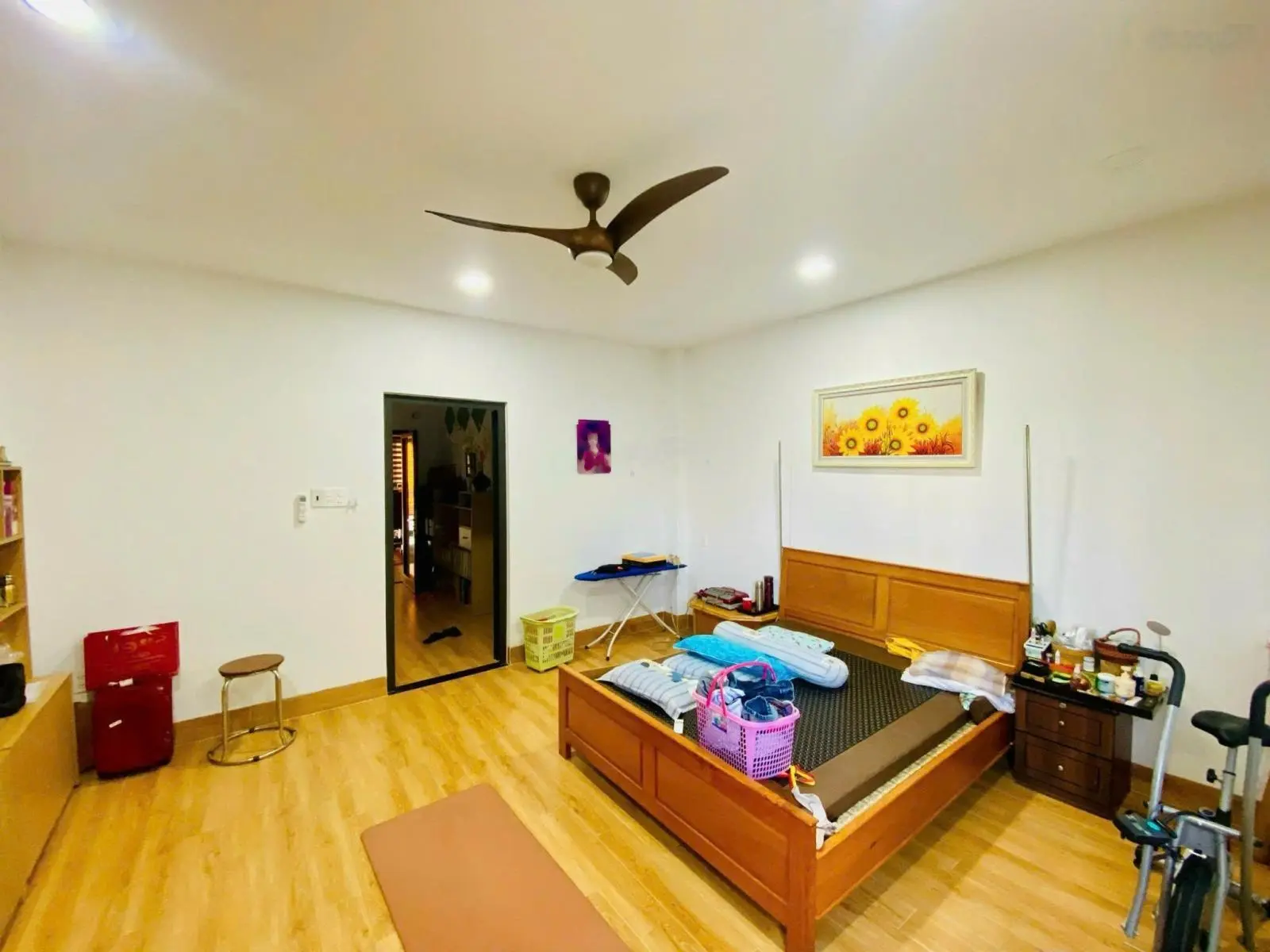 Bán nhà khu đô thị gần công viên mát mẻ giá rẻ