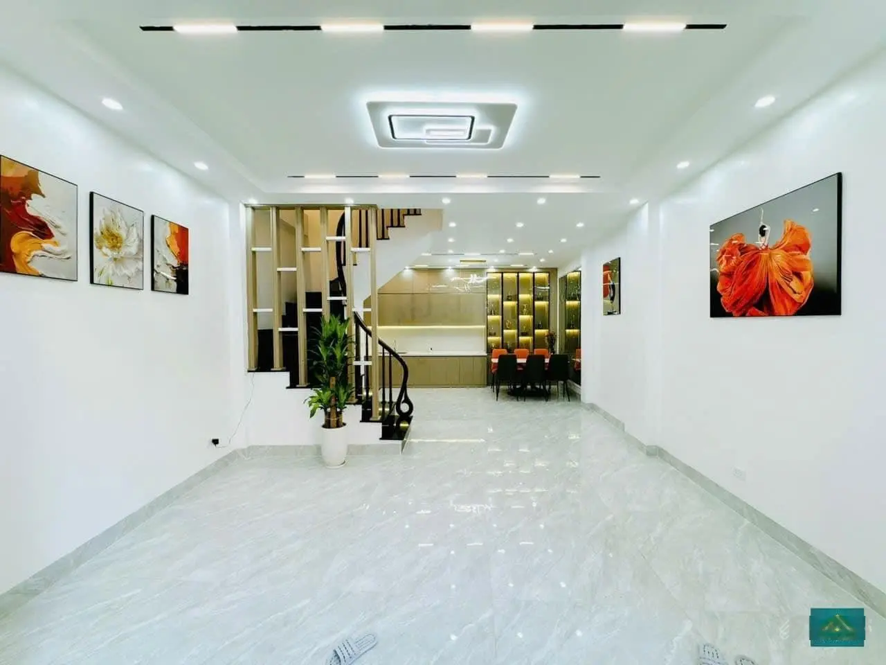 Hot, Nhà TÔN ĐỨC THẮNG- ĐỐNG ĐA- HÀ NỘI, DT: 40m2 x 4 Tầng / MT: 5m - Giá : 11,8 Tỷ