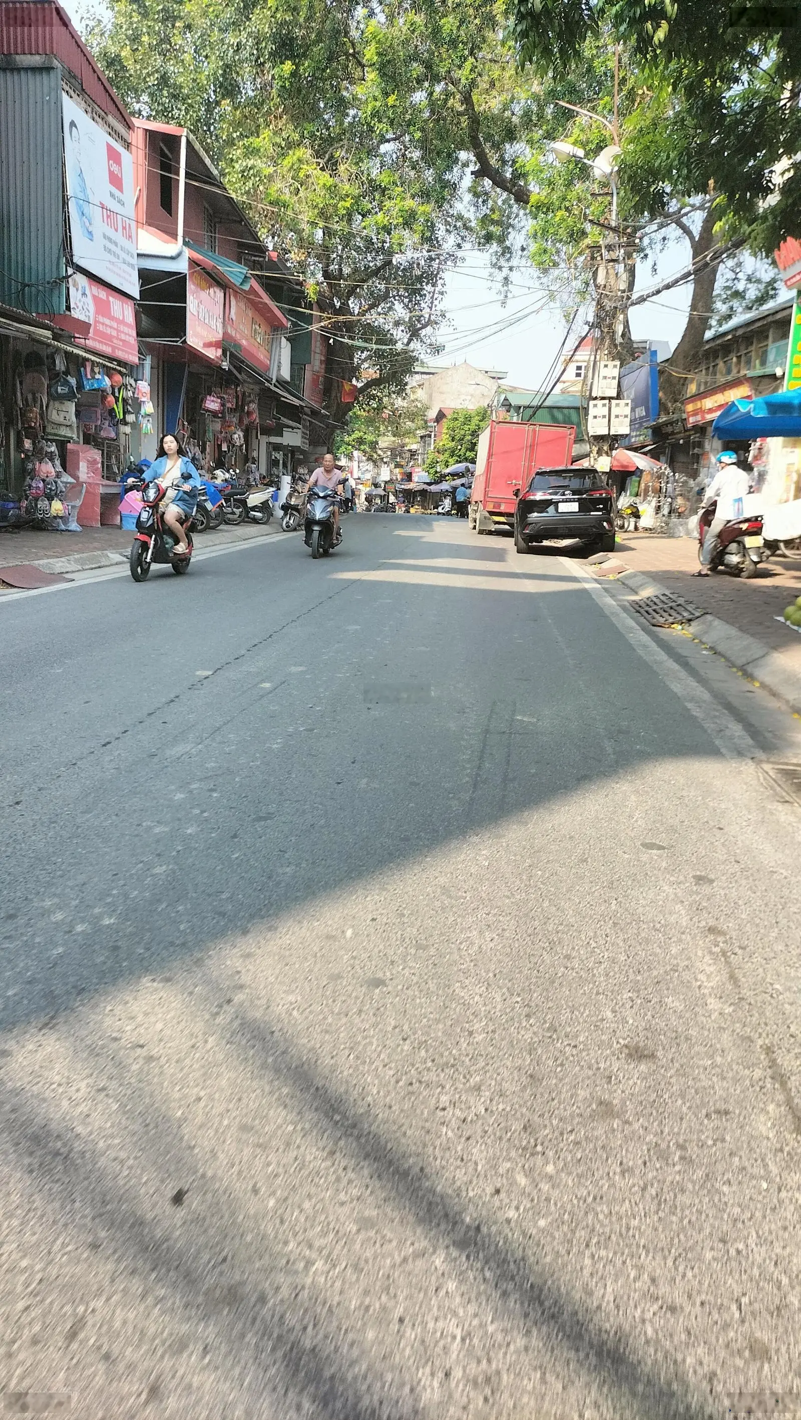 Mặt Đường - Giáp Hải-Đông Dư - Kinh Doanh đỉnh - cạnh ngã 6 Cầu Thanh Trì -50 m 1 tầng