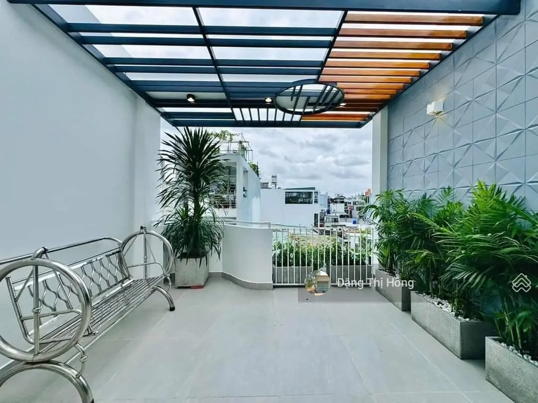 Bán nhà đang cho thuê 8tr/th đường Huỳnh Văn Bánh ngay Coffee House, giao với Nguyễn Văn Trỗi SHR