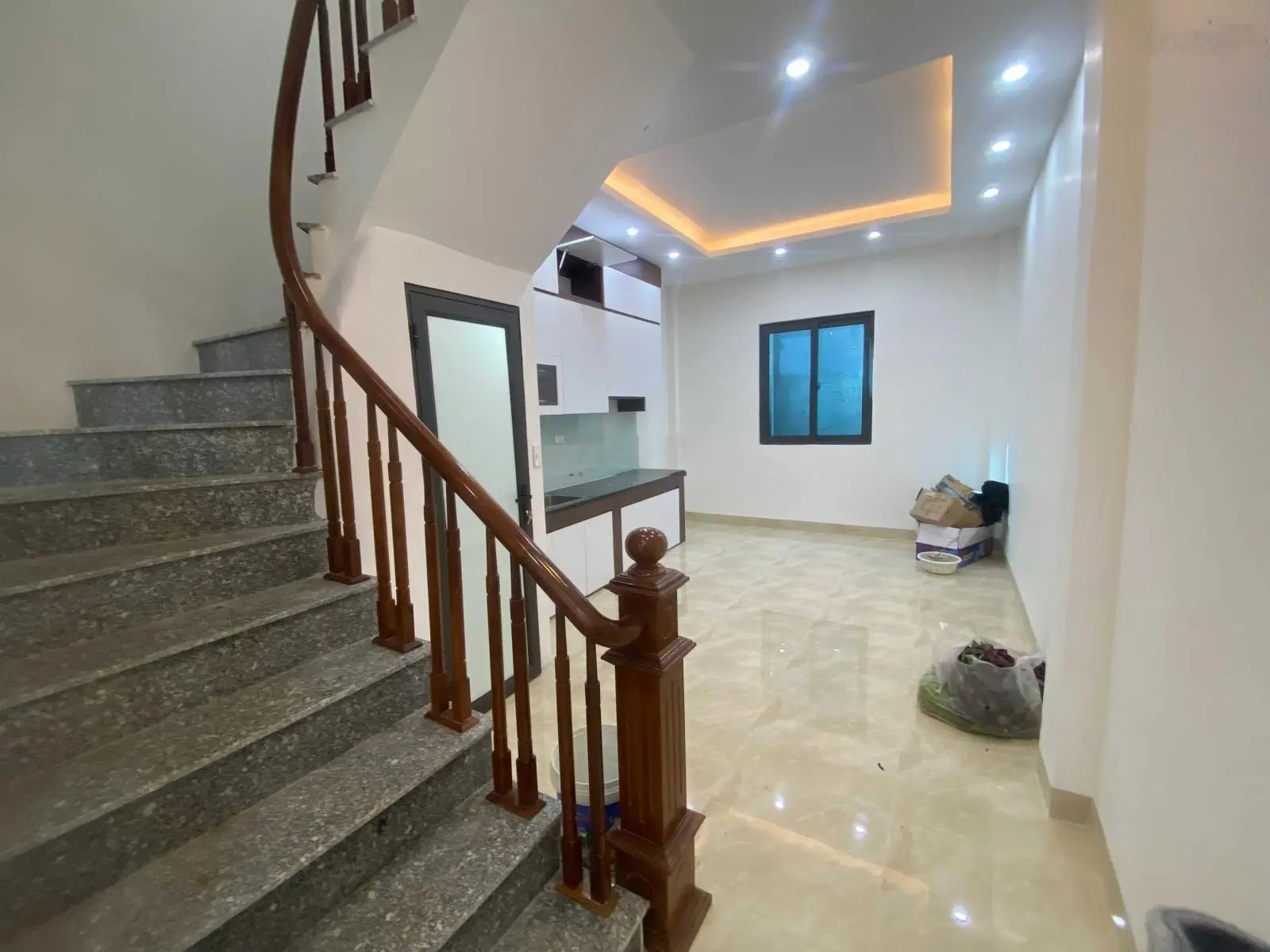 CỰC ĐẸP. NHÀ MỚI YÊN SỞ, Ô TÔ CÁCH 1 NHÀ, GẦN CÔNG VIÊN YÊN SỞ. DT 40M2, 4 TẦNG. GIÁ 3.15 TỶ