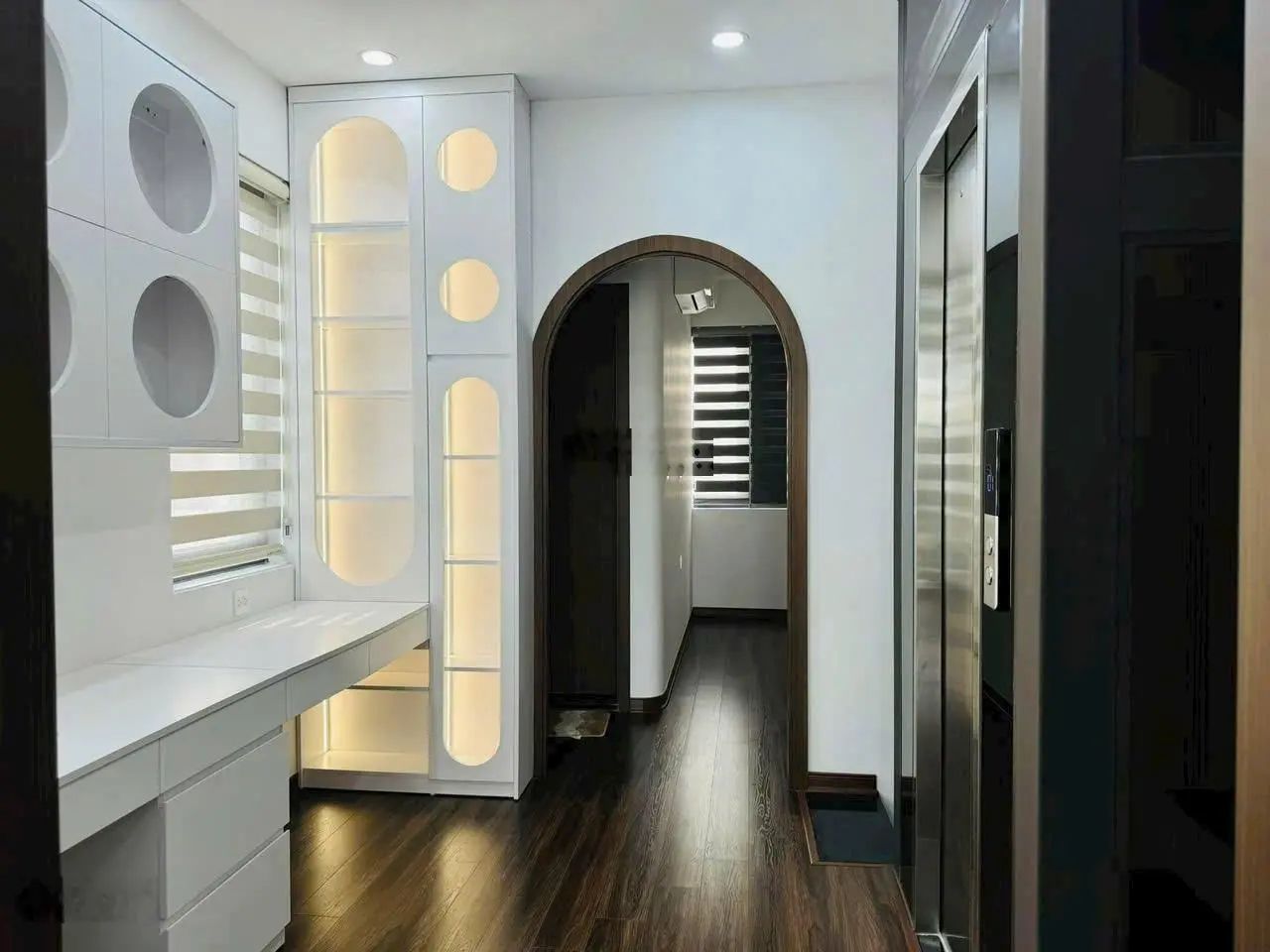 Bán gấp căn biệt thự view vườn hoa giá 31.8 tỷ DT 180m2 ngay cửa ngõ khu An Vượng cạnh Aeon HĐ