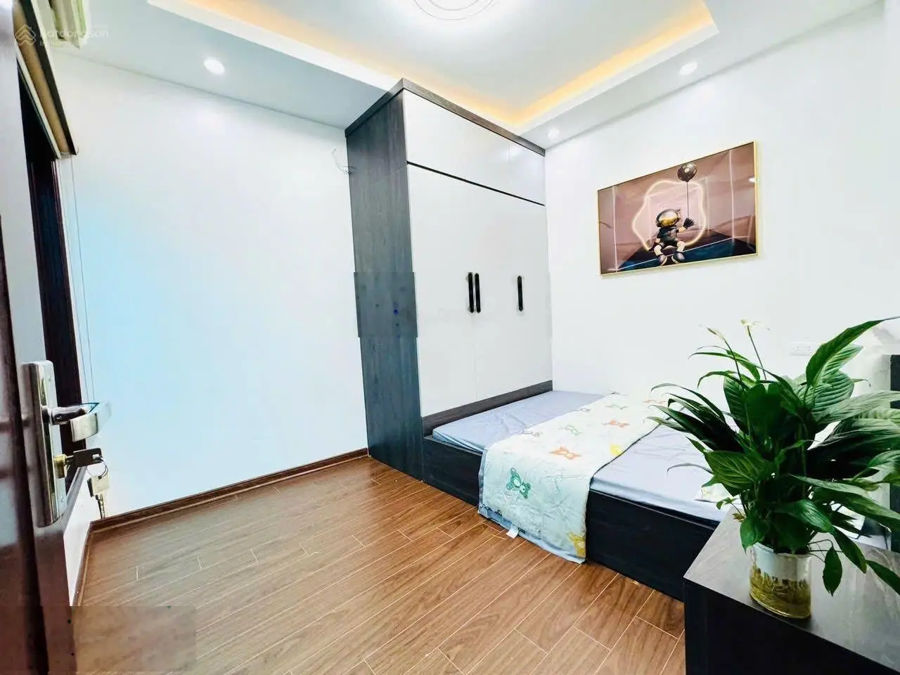 VÕ THỊ SÁU -logoc 3 thoáng nhà mới - đẹp miễn chê - ô tô đỗ cửa - 46m x 5 tầng mặt tiền 3M8
