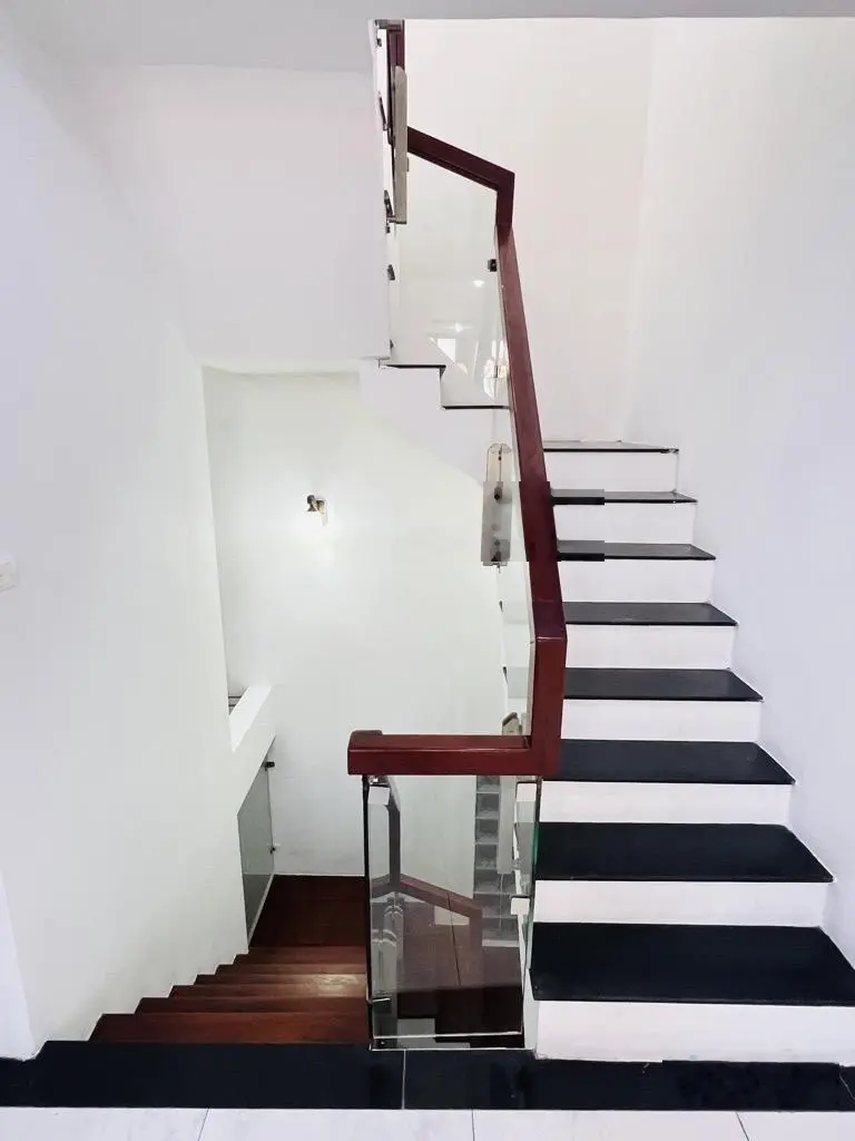 Bán nhà Kim Giang 35m2 5 tầng 5.9 tỷ