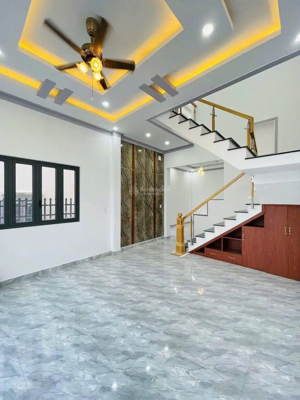 Nhà ngay trung tâm thị trấn Cần Giuộc, ngang 6m dài 15m, ô tô đậu trước sân