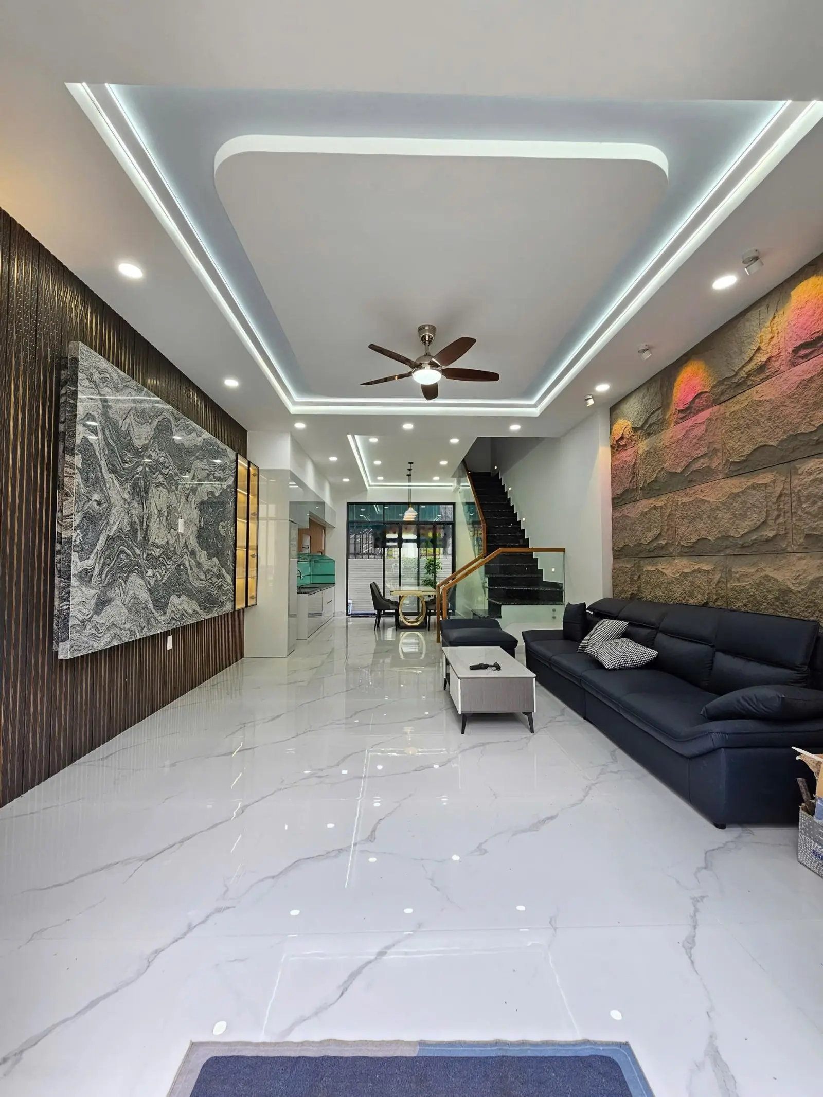 Nhà hoàn công: 6tỷ200, nhà 1 trệt 3 lầu full nội thất KDC đẹp cạnh Làng Đại Học Quốc Gia TP. HCM