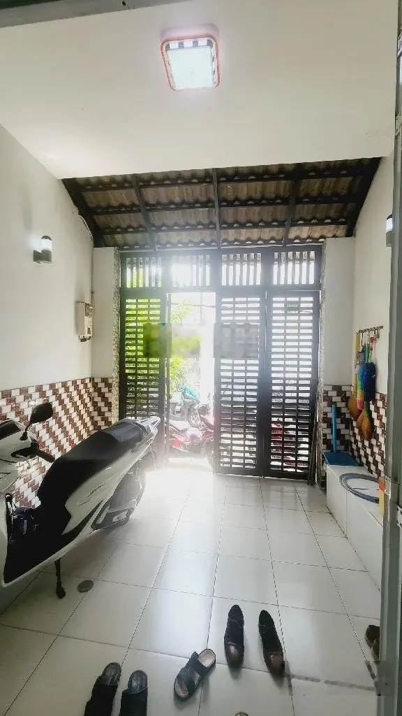 Bán nhà đẹp 80m2 - 5 tầng - đường xe hơi ngủ nhà thoải mái, đường Dương Bá Trạc, quận 8