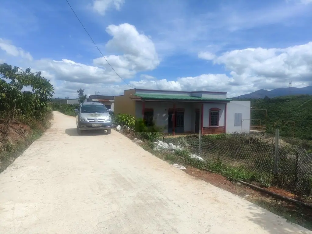 Đất thổ cư 400m2, giá trong tháng,cần vốn về SG làm ăn, nhà ở ngay.