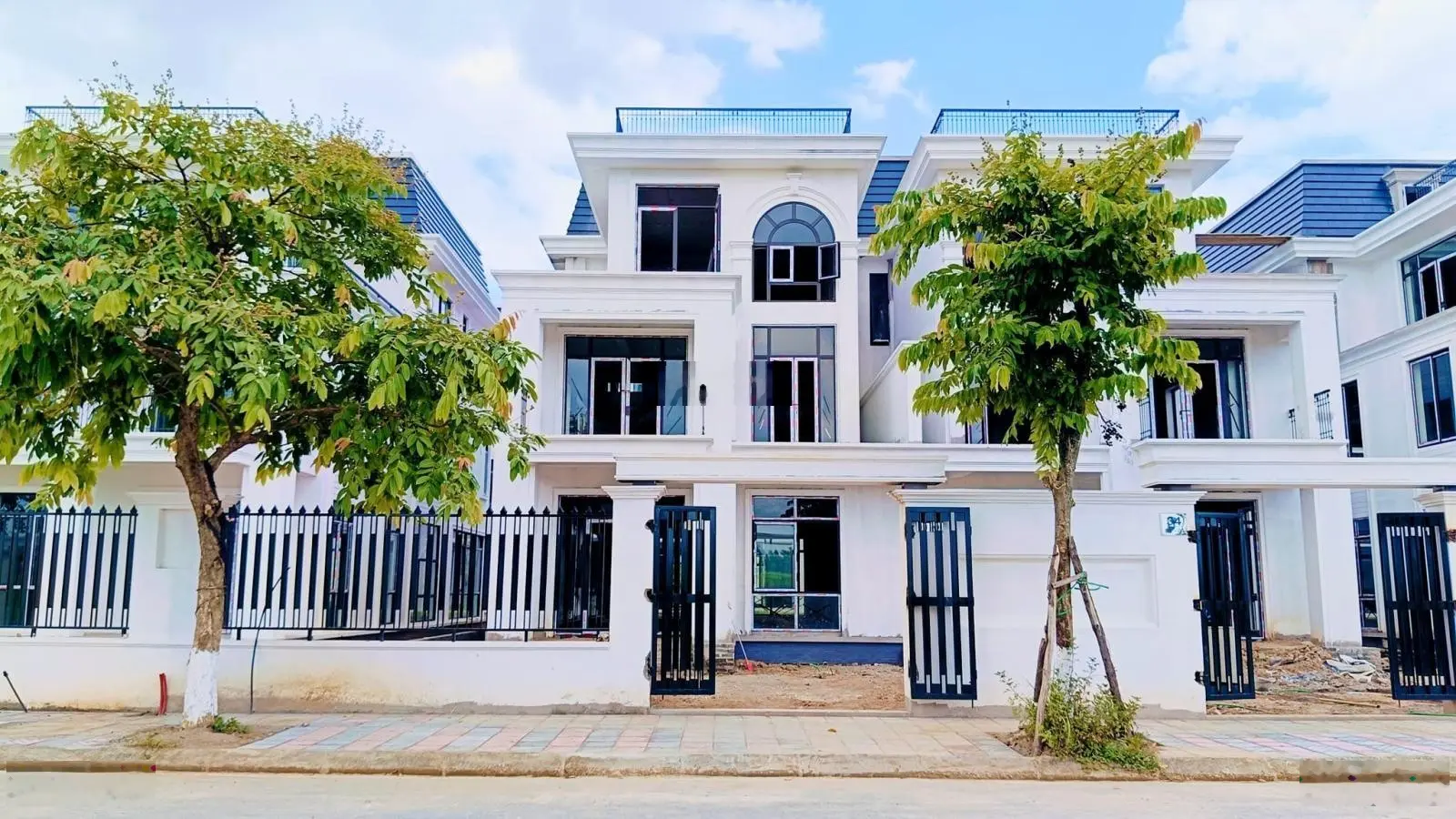Duy nhất 1 căn biệt thự đơn lập 375m2, giá chỉ 50tr/m2 tại HUD Mê Linh Central. LH 0943 757 ***