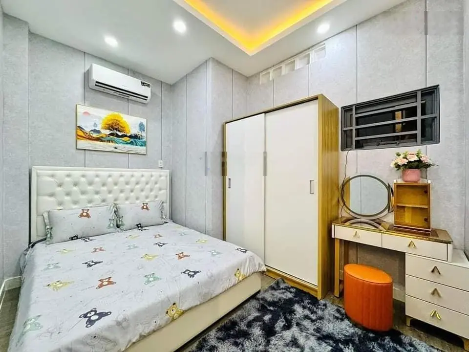 Bán nhà 2 lầu - sân phơi, cách mặt tiền liên Khu 4 - 5 khoảng 20m (SHR). Giá: 1 tỷ 880 TL