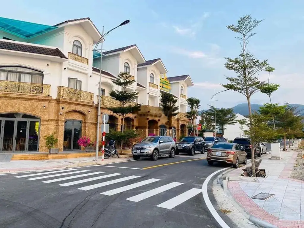 Chính chủ sang nhượng những nền đẹp giá tốt Golden Bay. Bao sang tên