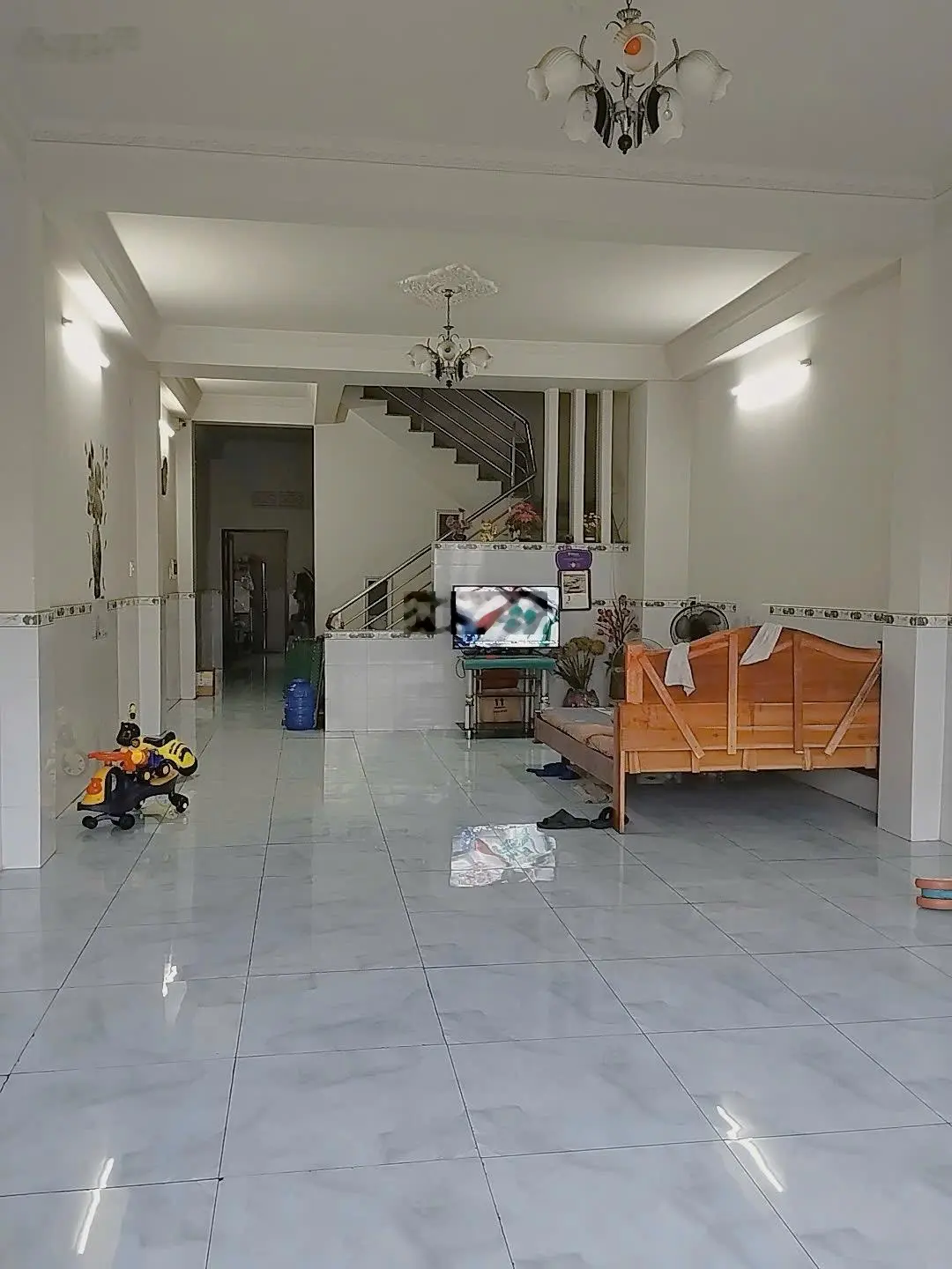Cần bán nhà mặt tiền kinh doanh 1 trệt 3 lầu khu dân cư đông tp dĩ an diện tích: 100m