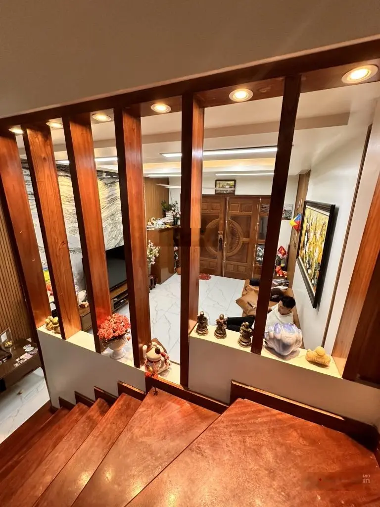 Bán Gấp Nhà Xuân Thuỷ Cầu Giấy 45m-5 Tầng Mt 5m - Lô Góc , Ngõ Thông Dân Xây Kinh Doanh ,Ở Ngay