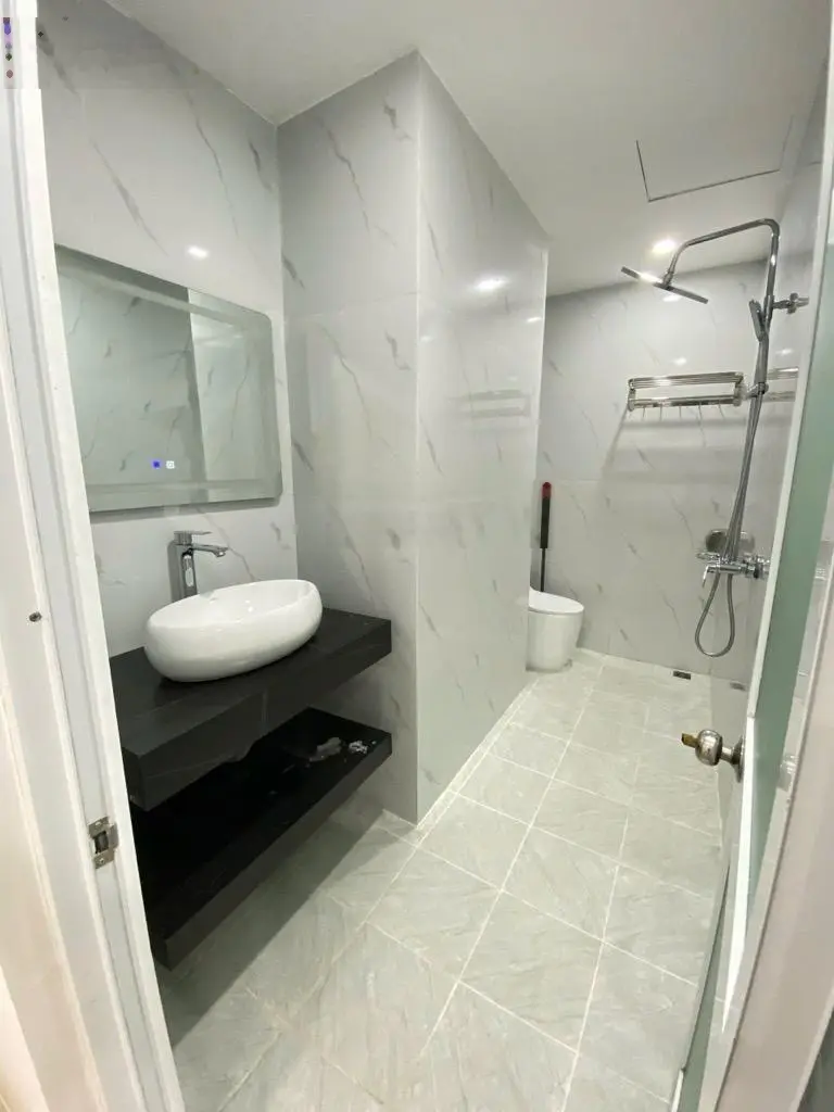Chính chủ bán CHCC TP Giao Lưu, nhà đẹp full nội thất ở ngay, 2 ngủ đủ công năng, chỉ hơn 3 tỷ.